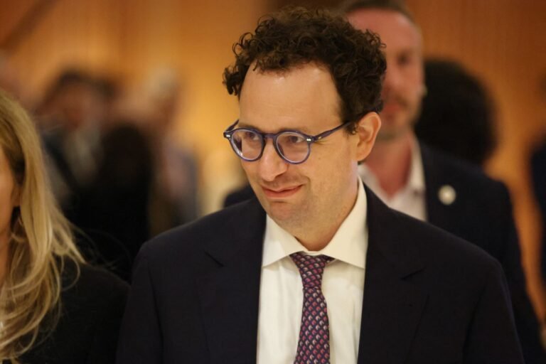 Anthropic’s CEO is about to have dinner with President Trump Anthropic’s CEO is about to have dinner with President Trump
