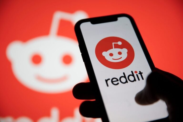 As search traffic dries up, Reddit announces it’s shifting to a logged-in experience As search traffic dries up, Reddit announces it's shifting to a logged-in experience